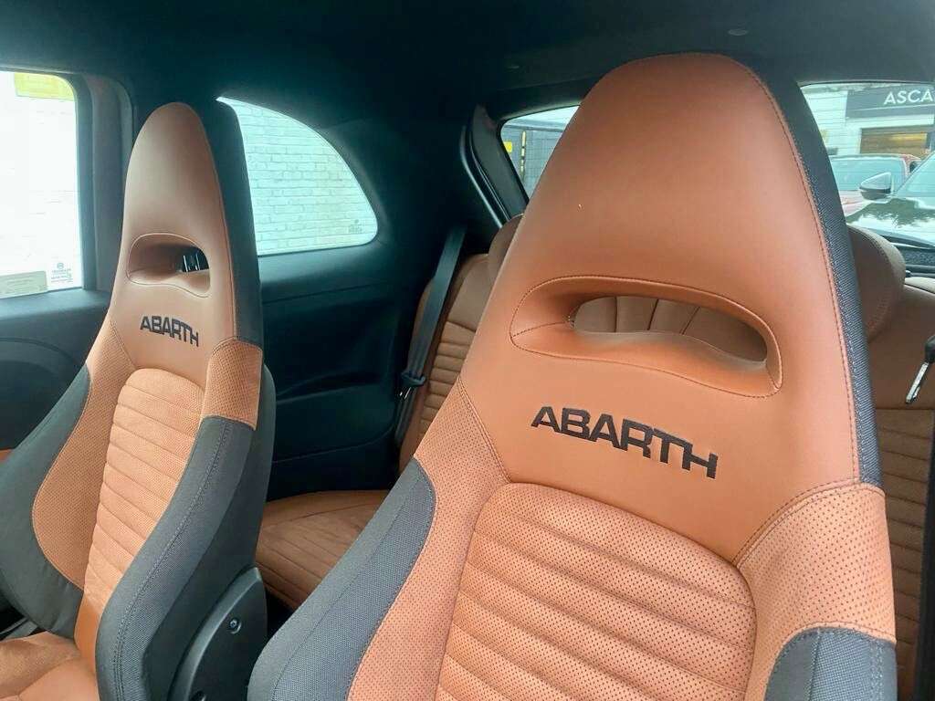 2021 ABARTH 595 2021 ABARTH 595