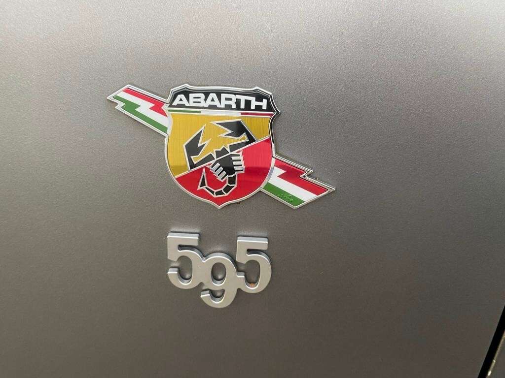 2021 ABARTH 595 2021 ABARTH 595