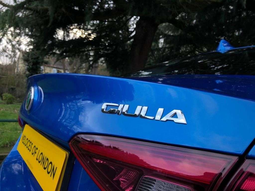 null ALFA ROMEO GIULIA null ALFA ROMEO GIULIA