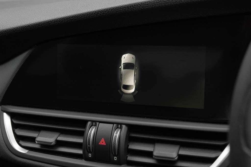 null ALFA ROMEO GIULIA null ALFA ROMEO GIULIA