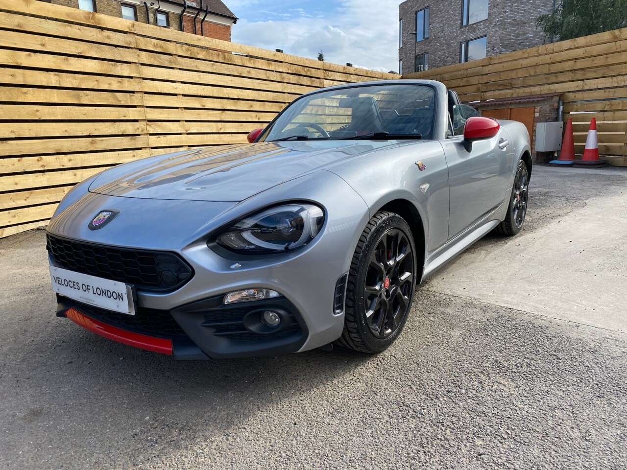A 2016 ABARTH 124 1.4 SPIDER MULTIAIR 2d 168 BHP BI-XENONS + BOSE + NAVIGATION A 2016 ABARTH 124 1.4 SPIDER MULTIAIR 2d 168 BHP BI-XENONS + BOSE + NAVIGATION