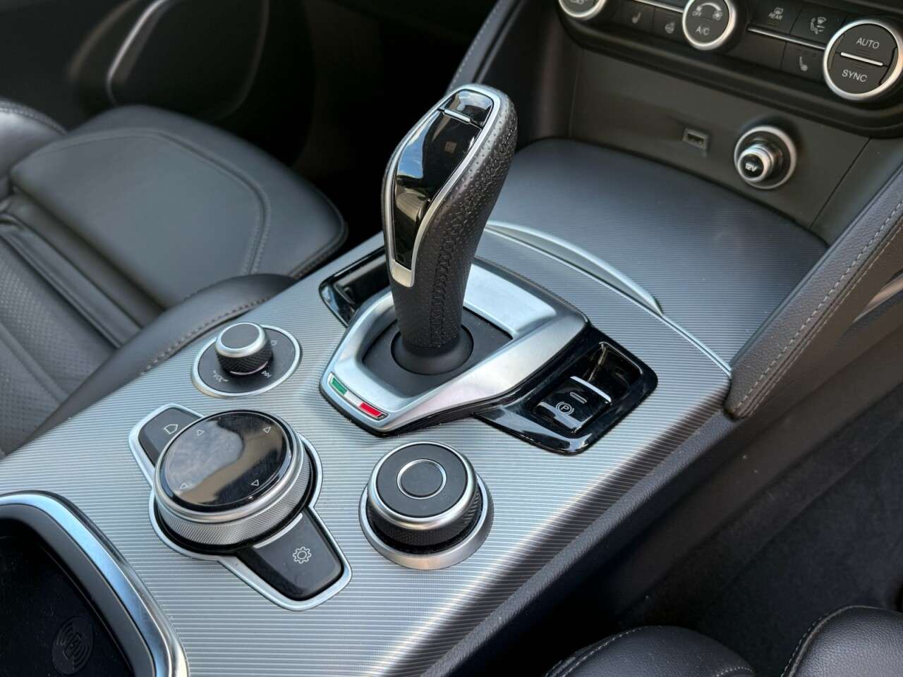2021 ALFA ROMEO STELVIO 2021 ALFA ROMEO STELVIO