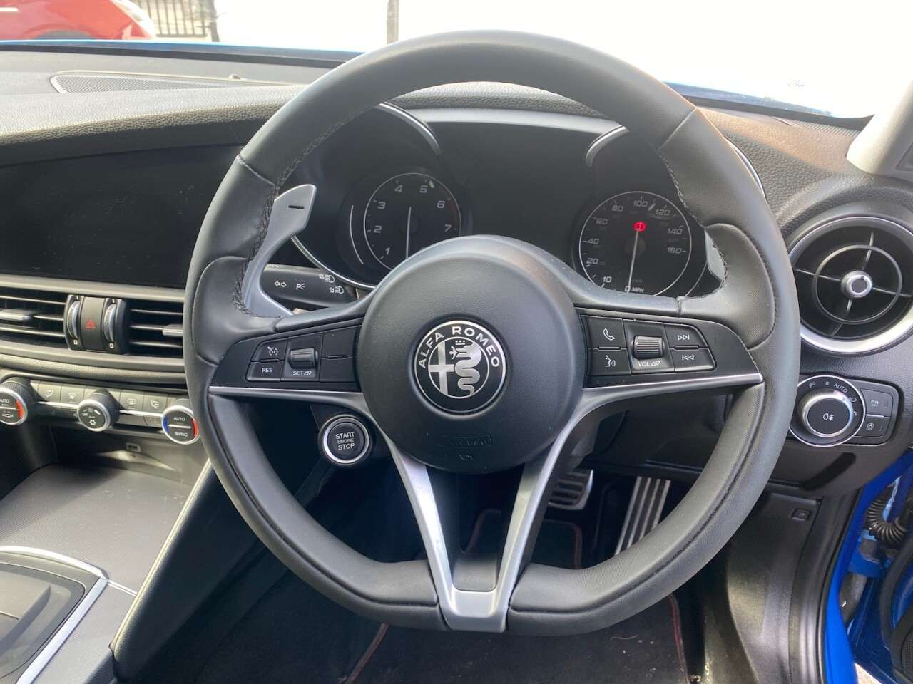 null ALFA ROMEO GIULIA null ALFA ROMEO GIULIA