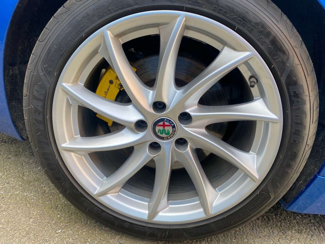 null ALFA ROMEO GIULIA null ALFA ROMEO GIULIA