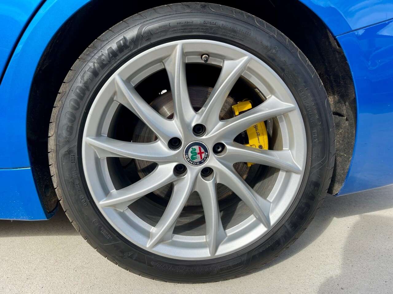 null ALFA ROMEO GIULIA null ALFA ROMEO GIULIA