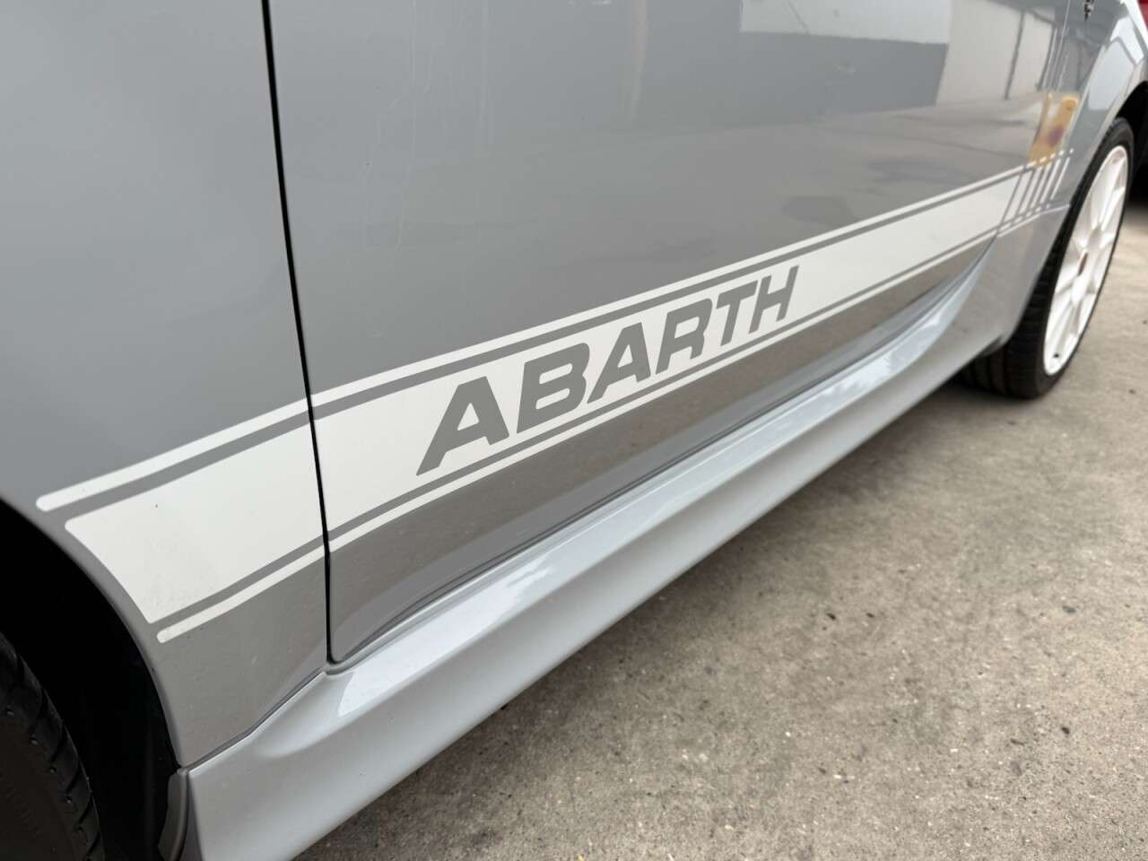 2021 ABARTH 595 2021 ABARTH 595