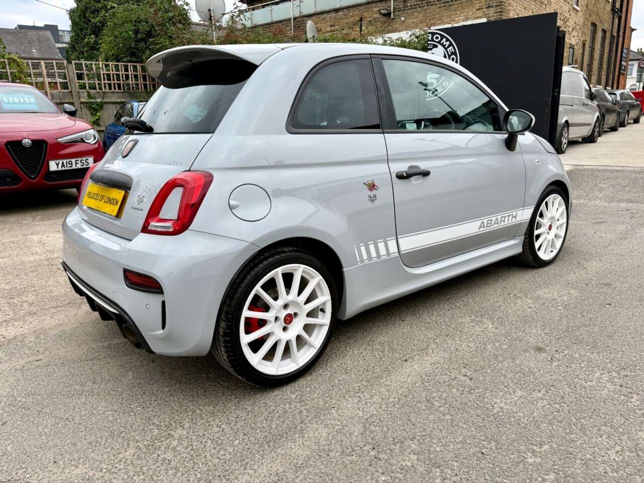 2021 ABARTH 595 2021 ABARTH 595