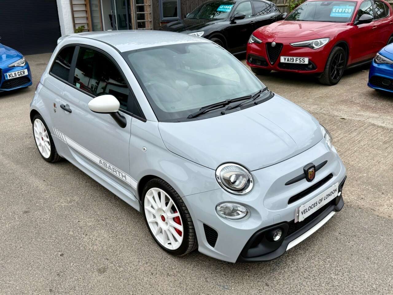 2021 ABARTH 595 2021 ABARTH 595