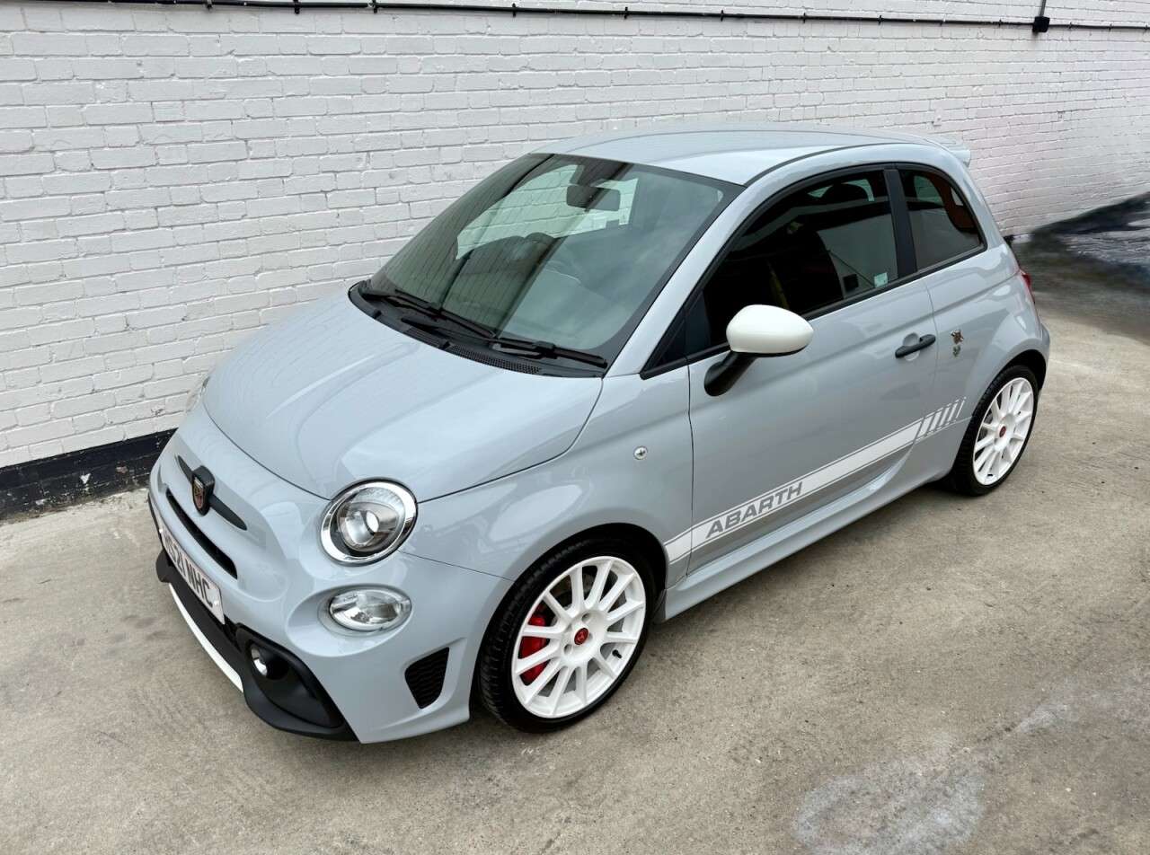 2021 ABARTH 595 2021 ABARTH 595