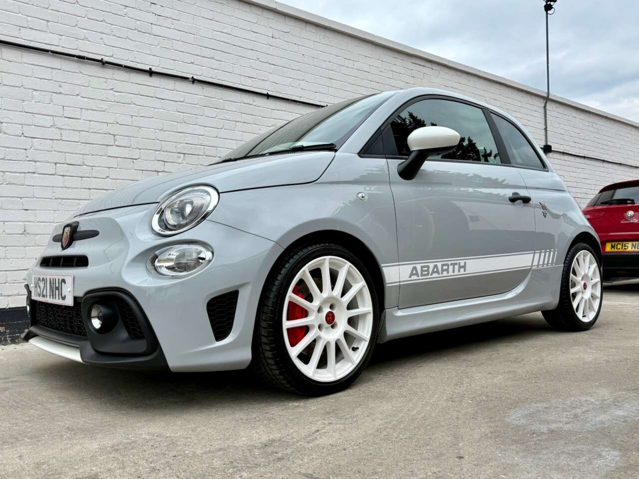 2021 ABARTH 595 2021 ABARTH 595
