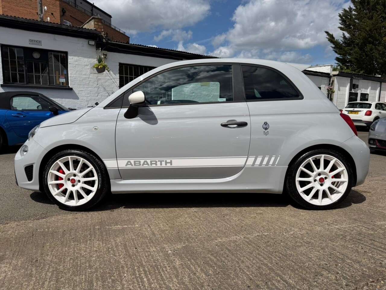 2020 ABARTH 595 2020 ABARTH 595