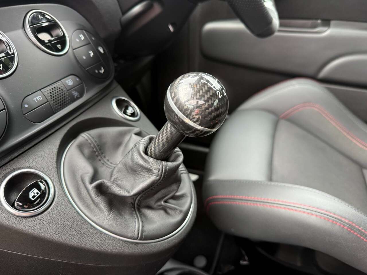 2021 ABARTH 595 2021 ABARTH 595