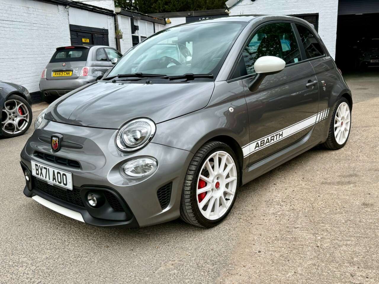 2021 ABARTH 595 2021 ABARTH 595