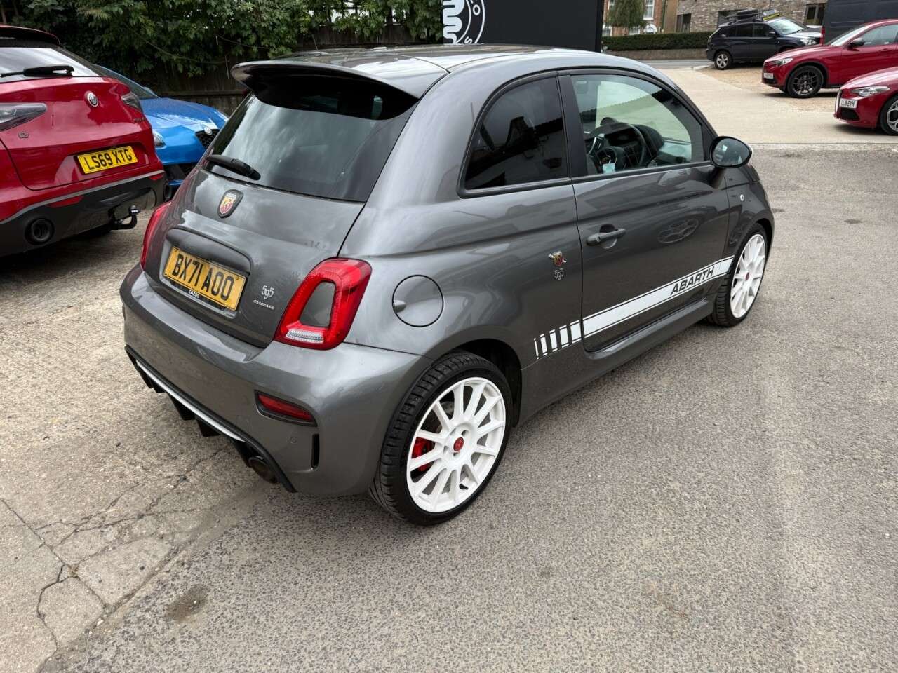 2021 ABARTH 595 2021 ABARTH 595