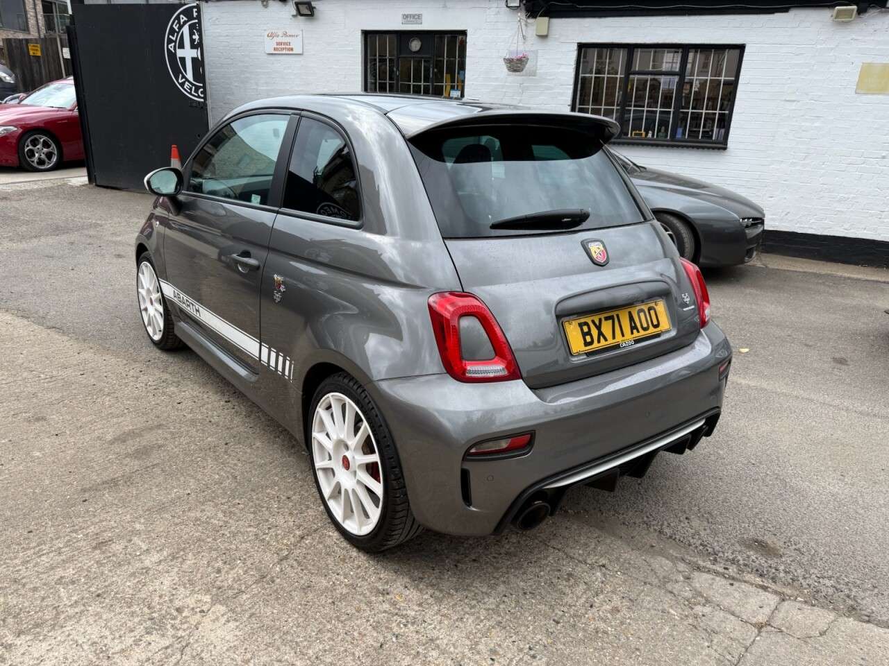 2021 ABARTH 595 2021 ABARTH 595