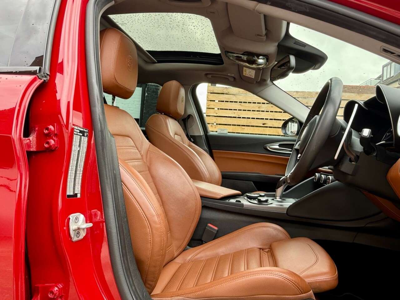 A 2018 ALFA ROMEO GIULIA 2.0T Veloce Saloon 4dr Petrol Auto Euro 6 (s/s) (320 ps) TWIN SUNROOF..CAME A 2018 ALFA ROMEO GIULIA 2.0T Veloce Saloon 4dr Petrol Auto Euro 6 (s/s) (320 ps) TWIN SUNROOF..CAME