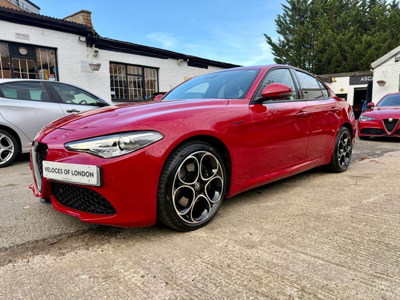 A 2022 ALFA ROMEO GIULIA 2.0T Veloce Saloon 4dr Petrol GPF Auto Euro 6 (s/s) (280 ps) ..JUST SERVICE A 2022 ALFA ROMEO GIULIA 2.0T Veloce Saloon 4dr Petrol GPF Auto Euro 6 (s/s) (280 ps) ..JUST SERVICE