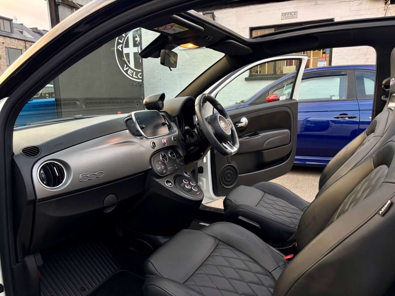 2021 ABARTH 595C 2021 ABARTH 595C