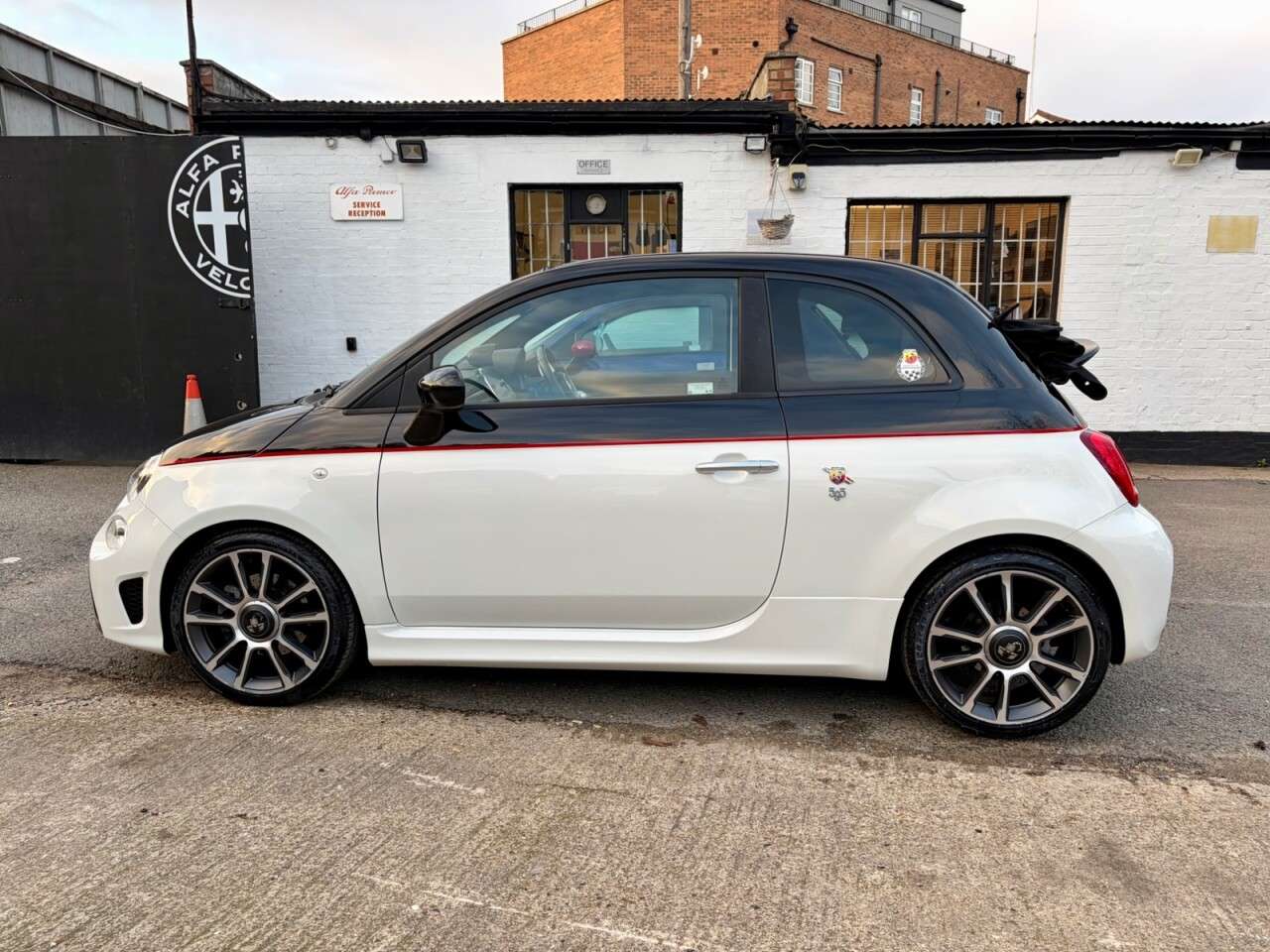 2021 ABARTH 595C 2021 ABARTH 595C