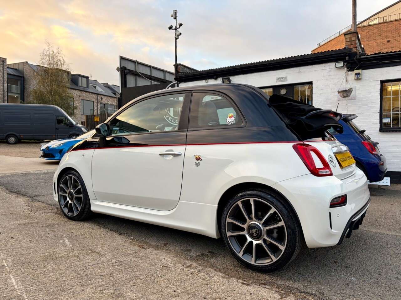 2021 ABARTH 595C 2021 ABARTH 595C