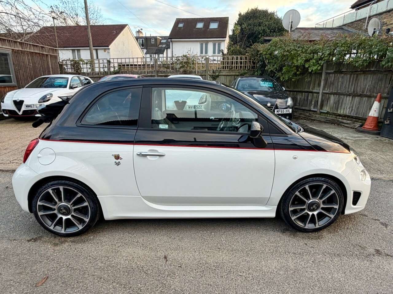2021 ABARTH 595C 2021 ABARTH 595C