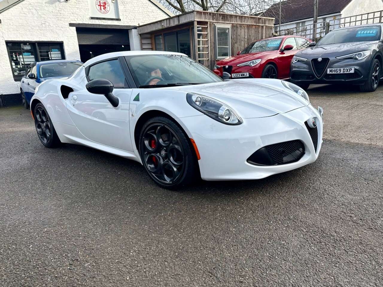 2017 ALFA ROMEO 4C 2017 ALFA ROMEO 4C