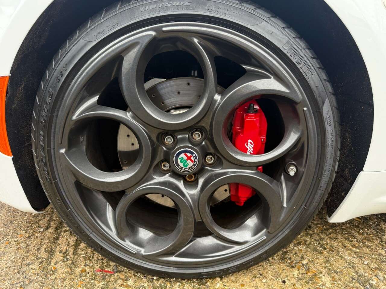 2017 ALFA ROMEO 4C 2017 ALFA ROMEO 4C