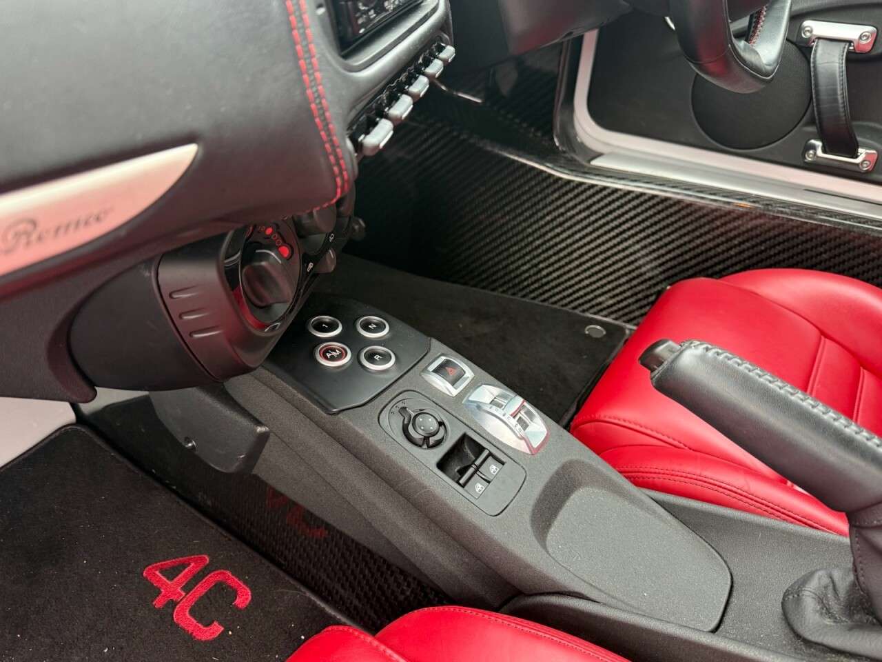 2017 ALFA ROMEO 4C 2017 ALFA ROMEO 4C