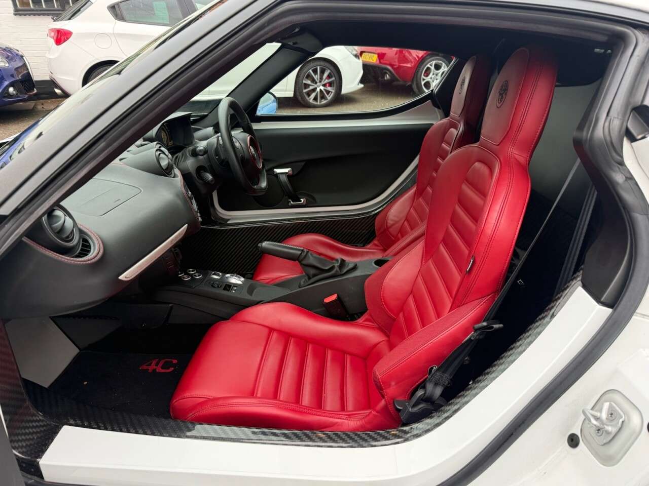 2017 ALFA ROMEO 4C 2017 ALFA ROMEO 4C