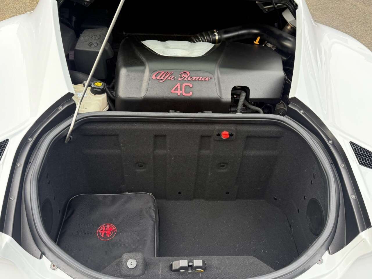 2017 ALFA ROMEO 4C 2017 ALFA ROMEO 4C