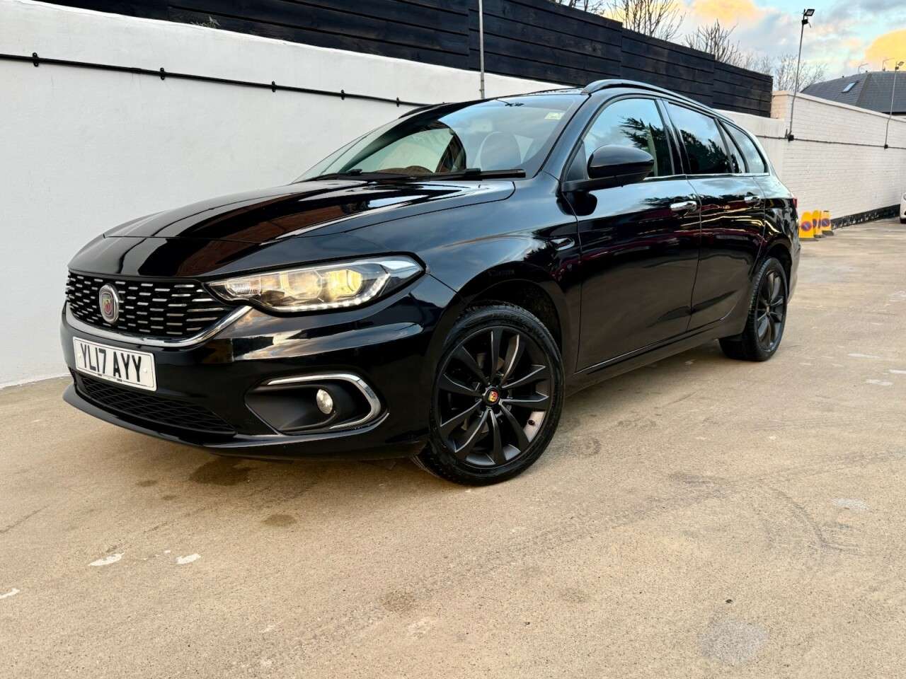 A 2017 FIAT TIPO 1.6 MultiJetII Lounge Estate 5dr Diesel Manual Euro 6 (s/s) (120 ps) ..JUST A 2017 FIAT TIPO 1.6 MultiJetII Lounge Estate 5dr Diesel Manual Euro 6 (s/s) (120 ps) ..JUST