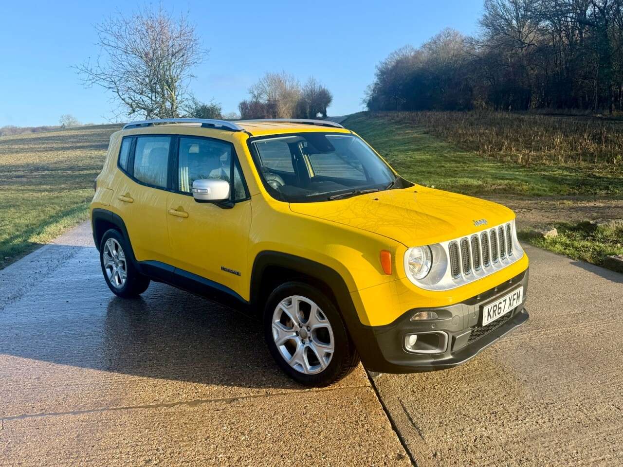 A 2017 JEEP RENEGADE 1.4T MultiAirII Limited SUV 5dr Petrol DDCT Euro 6 (s/s) (140 ps) RARE AUTO A 2017 JEEP RENEGADE 1.4T MultiAirII Limited SUV 5dr Petrol DDCT Euro 6 (s/s) (140 ps) RARE AUTO