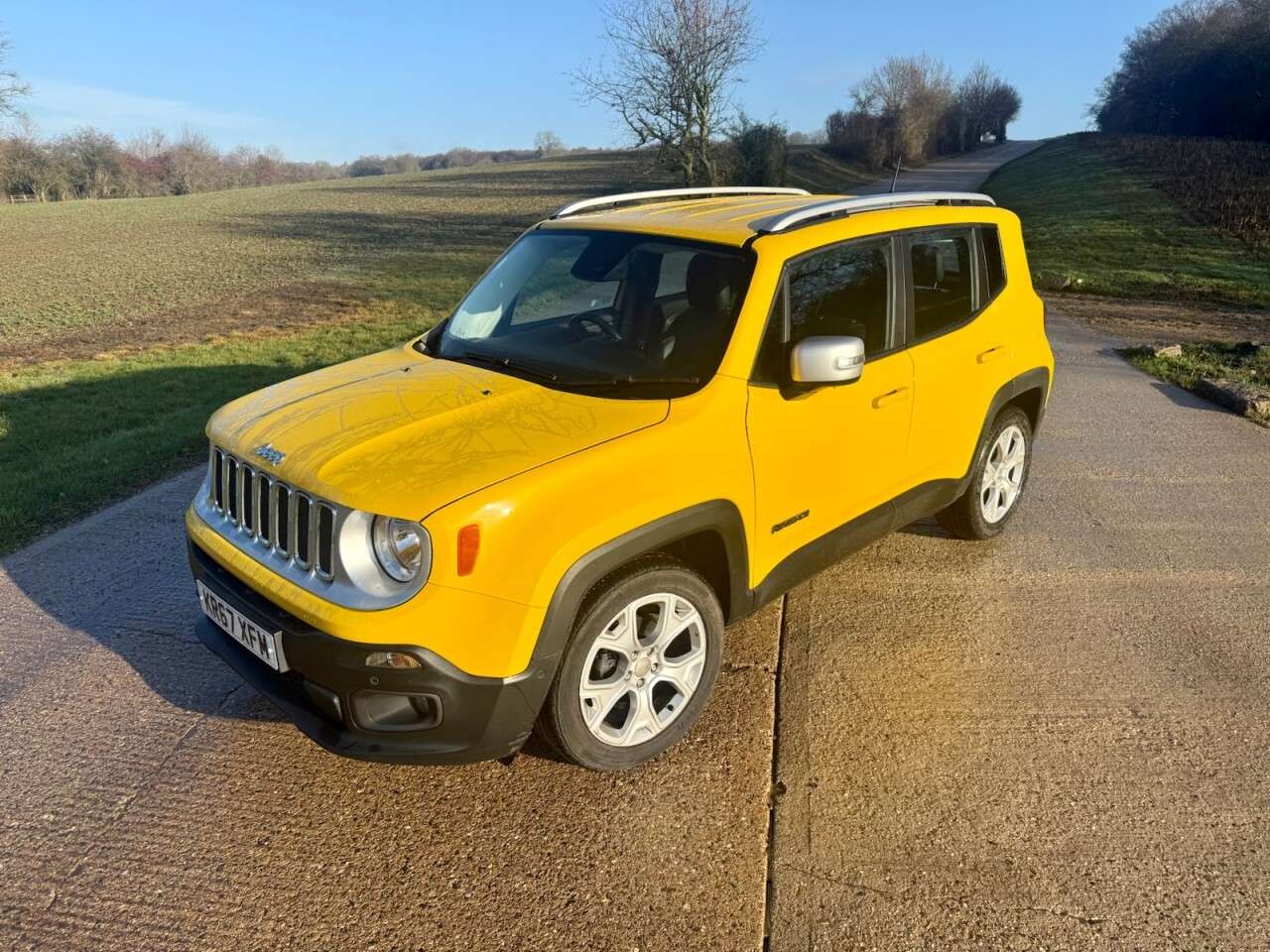 A 2017 JEEP RENEGADE 1.4T MultiAirII Limited SUV 5dr Petrol DDCT Euro 6 (s/s) (140 ps) RARE AUTO A 2017 JEEP RENEGADE 1.4T MultiAirII Limited SUV 5dr Petrol DDCT Euro 6 (s/s) (140 ps) RARE AUTO