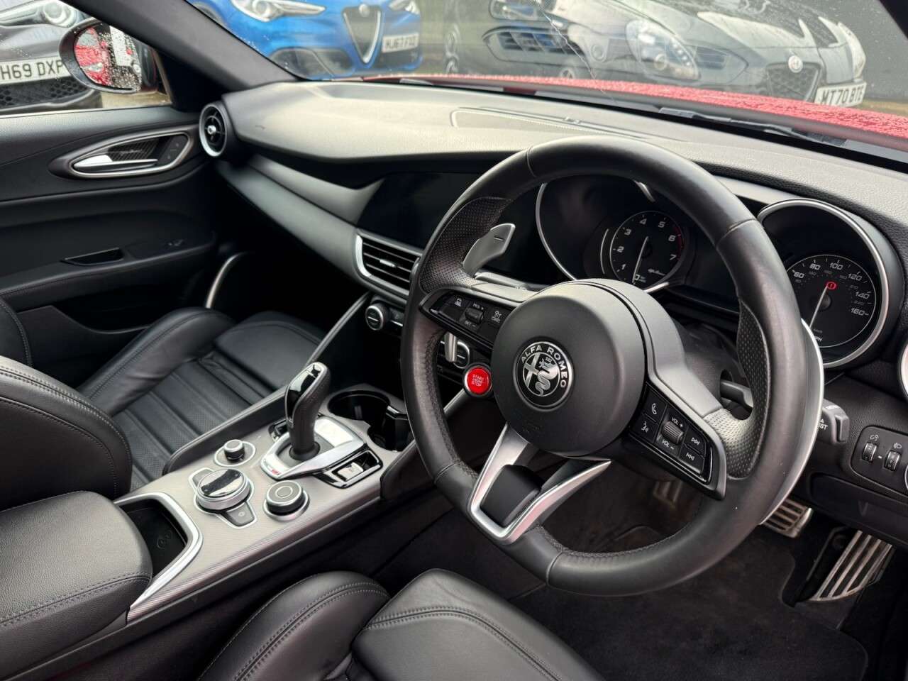 A 2021 ALFA ROMEO GIULIA 2.0T Veloce Saloon 4dr Petrol GPF Auto Euro 6 (s/s) (280 ps) FULL HISTORY + A 2021 ALFA ROMEO GIULIA 2.0T Veloce Saloon 4dr Petrol GPF Auto Euro 6 (s/s) (280 ps) FULL HISTORY +