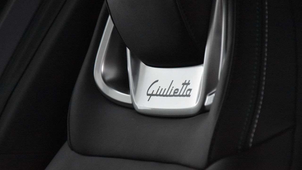 A 2015 ALFA ROMEO GIULIETTA 1750 TBi Quadrifoglio Verde Hatchback 5dr Petrol TCT Euro 6 (s/s) (240 bhp) A 2015 ALFA ROMEO GIULIETTA 1750 TBi Quadrifoglio Verde Hatchback 5dr Petrol TCT Euro 6 (s/s) (240 bhp)