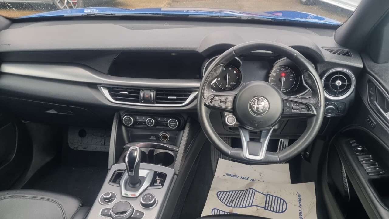 A 2022 ALFA ROMEO STELVIO 2.0T Veloce SUV 5dr Petrol Auto Q4 AWD Euro 6 (s/s) (280 ps) ..APPLE CARPLA A 2022 ALFA ROMEO STELVIO 2.0T Veloce SUV 5dr Petrol Auto Q4 AWD Euro 6 (s/s) (280 ps) ..APPLE CARPLA