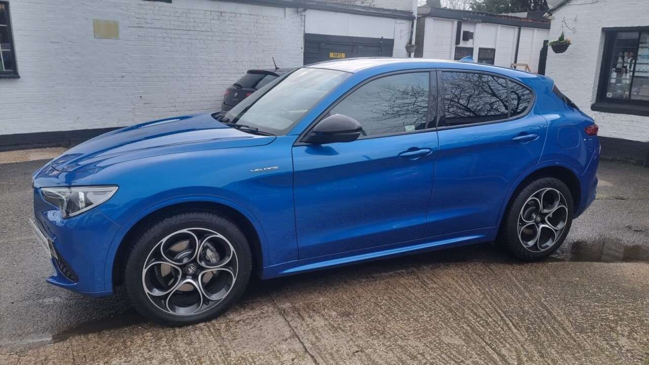 A 2022 ALFA ROMEO STELVIO 2.0T Veloce SUV 5dr Petrol Auto Q4 AWD Euro 6 (s/s) (280 ps) ..APPLE CARPLA A 2022 ALFA ROMEO STELVIO 2.0T Veloce SUV 5dr Petrol Auto Q4 AWD Euro 6 (s/s) (280 ps) ..APPLE CARPLA
