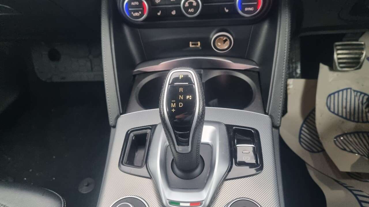 2022 ALFA ROMEO STELVIO 2022 ALFA ROMEO STELVIO