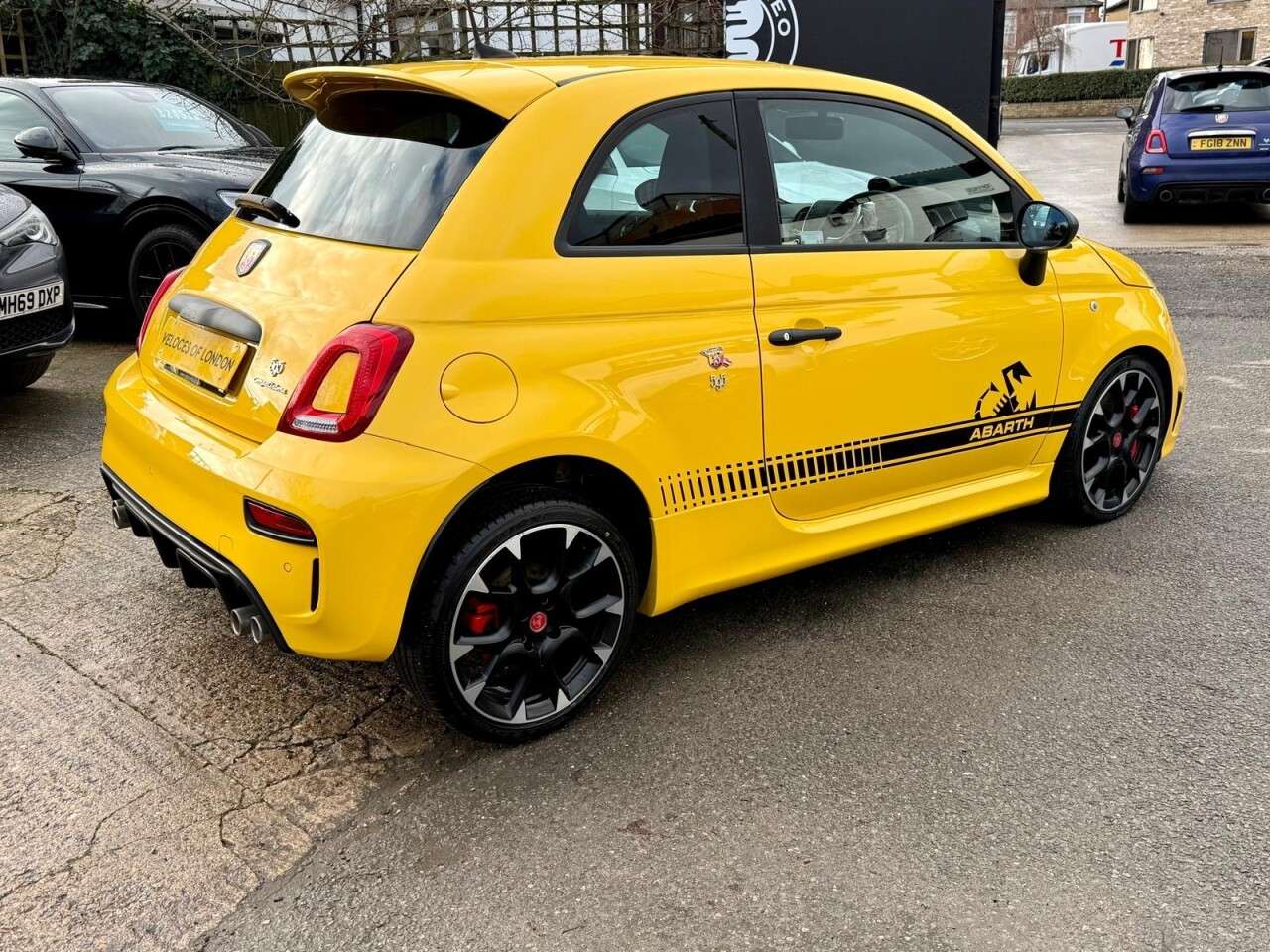 2021 ABARTH 595 2021 ABARTH 595