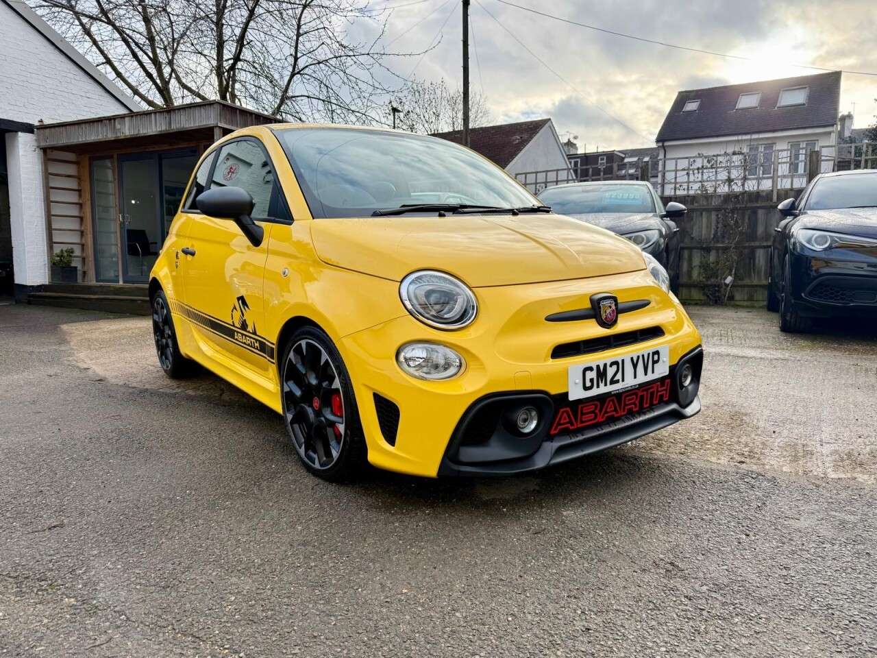2021 ABARTH 595 2021 ABARTH 595