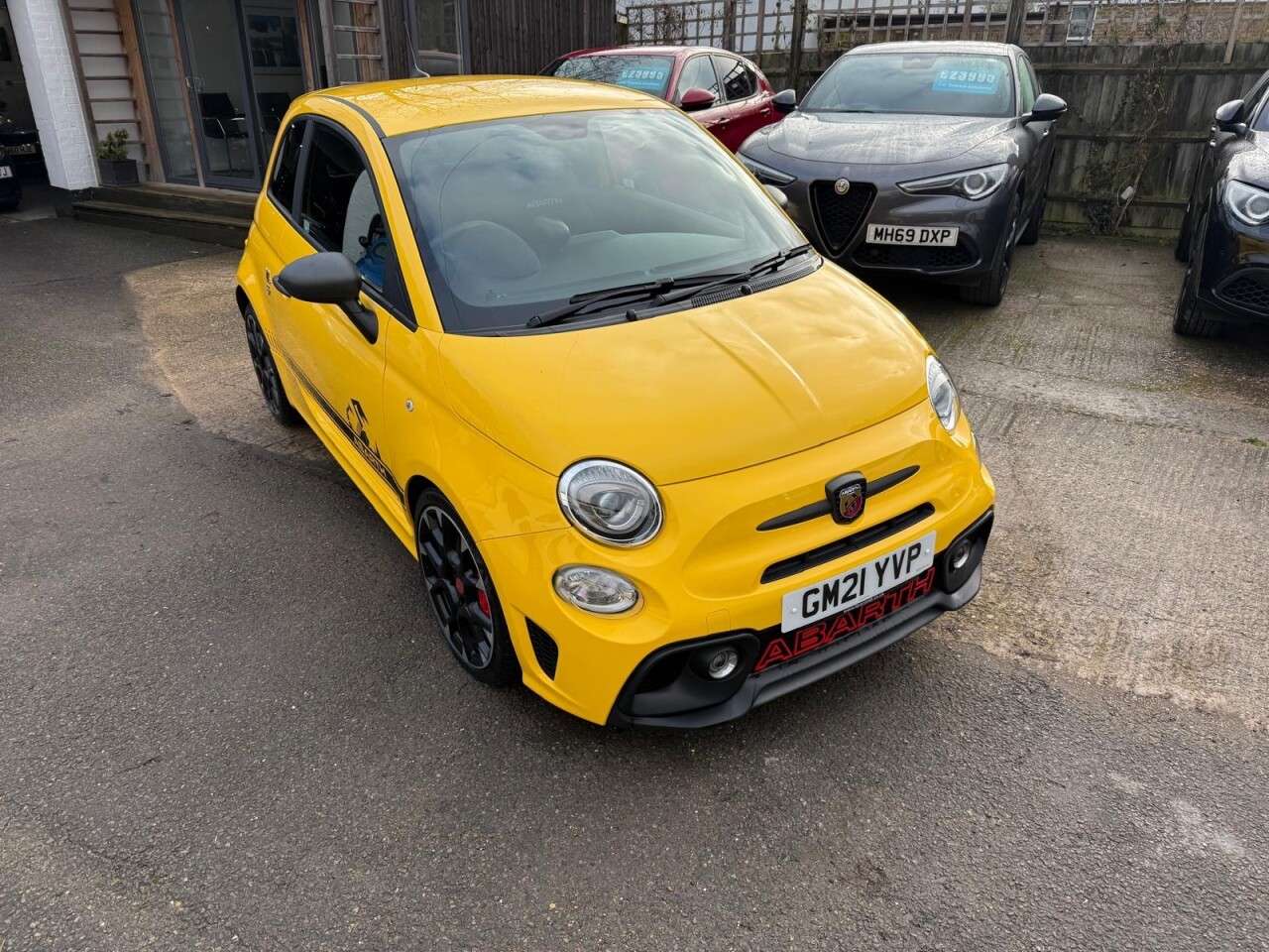 2021 ABARTH 595 2021 ABARTH 595