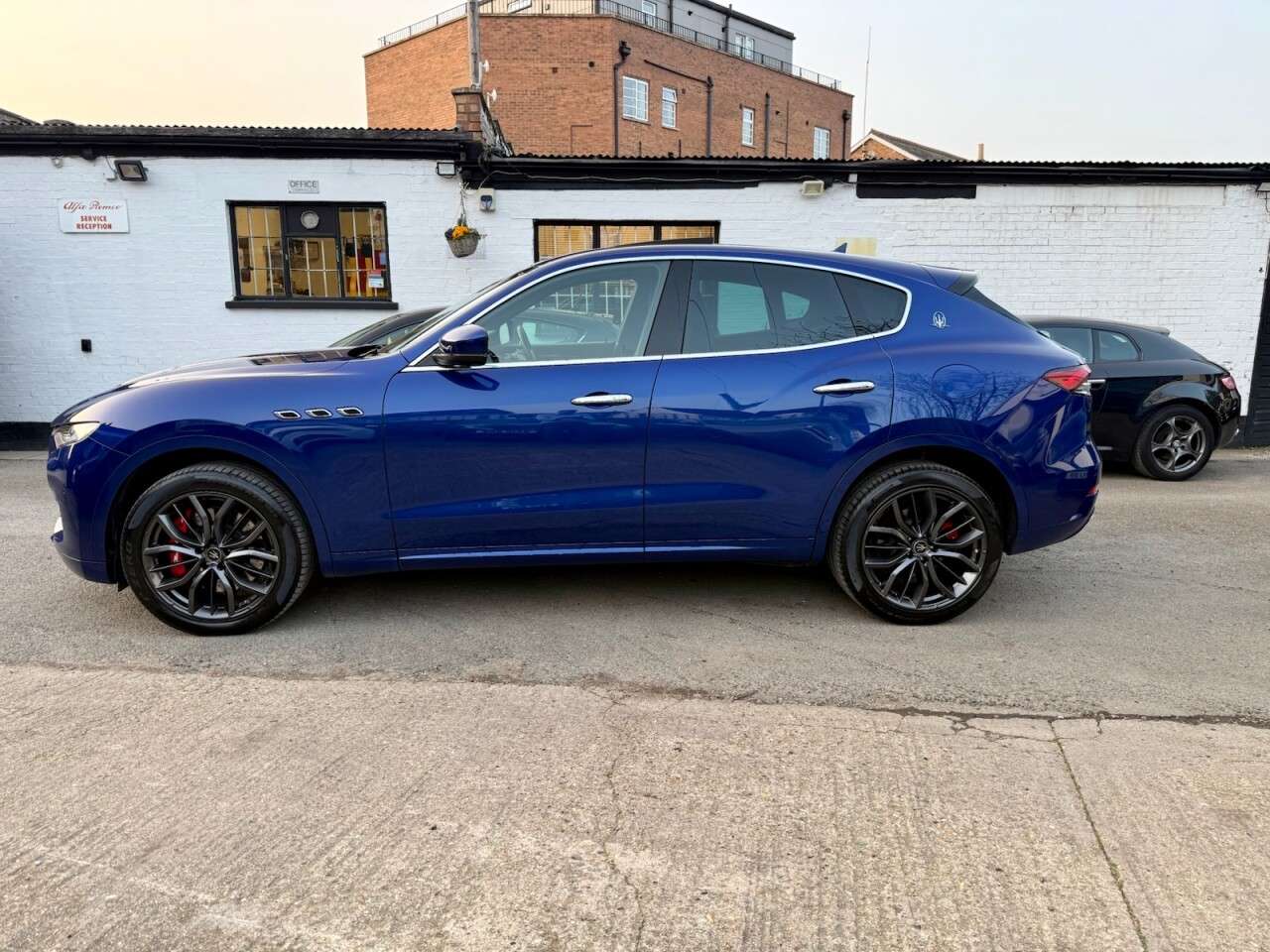 2021 MASERATI LEVANTE 2021 MASERATI LEVANTE