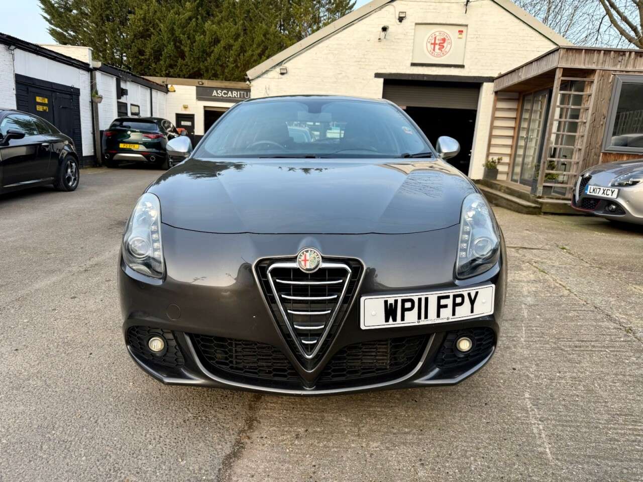 A 2011 ALFA ROMEO GIULIETTA 1.6 JTDM-2 Veloce Hatchback 5dr Diesel Manual Euro 5 (s/s) (105 bhp) A 2011 ALFA ROMEO GIULIETTA 1.6 JTDM-2 Veloce Hatchback 5dr Diesel Manual Euro 5 (s/s) (105 bhp)