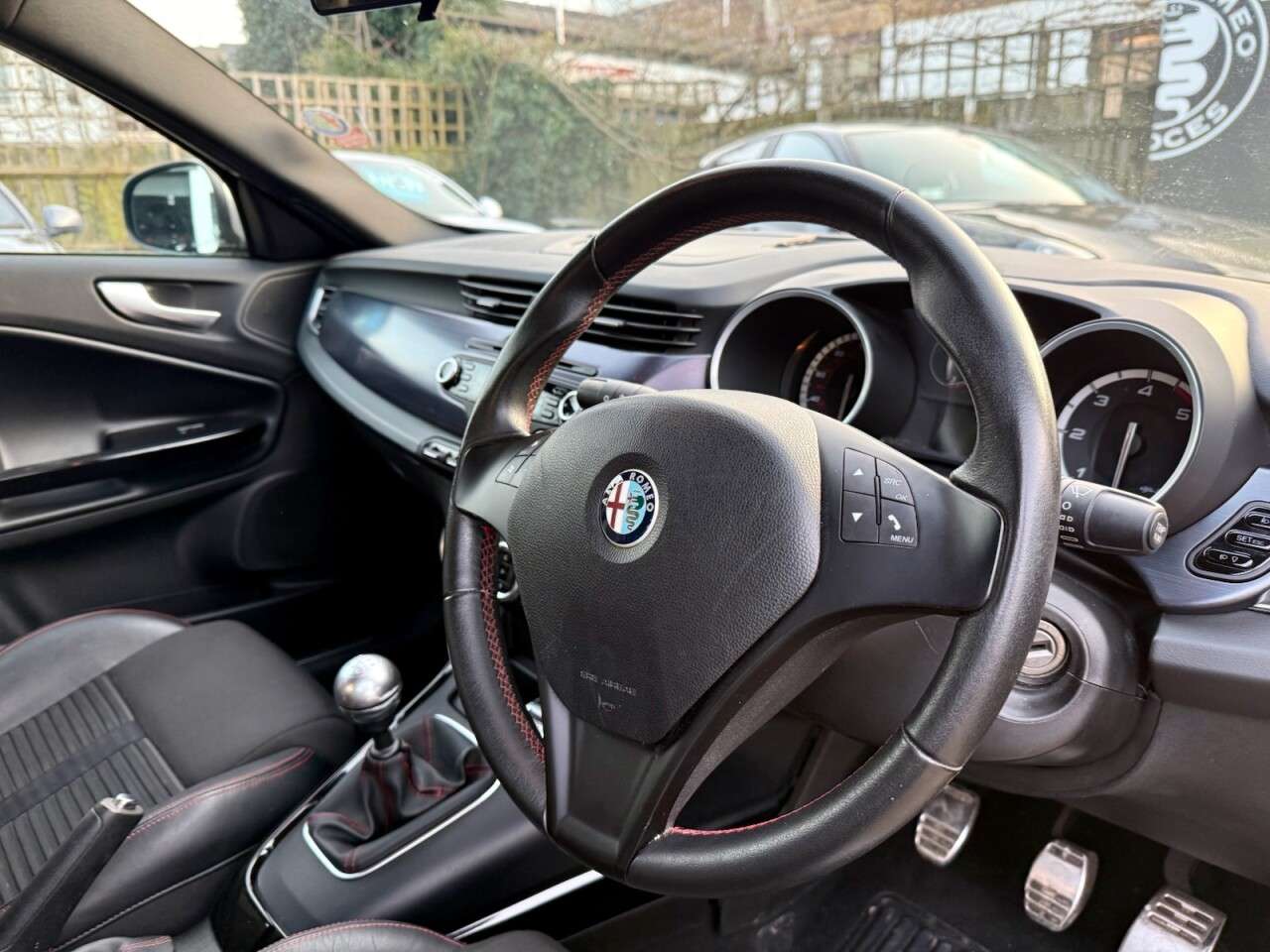 A 2011 ALFA ROMEO GIULIETTA 1.6 JTDM-2 Veloce Hatchback 5dr Diesel Manual Euro 5 (s/s) (105 bhp) A 2011 ALFA ROMEO GIULIETTA 1.6 JTDM-2 Veloce Hatchback 5dr Diesel Manual Euro 5 (s/s) (105 bhp)