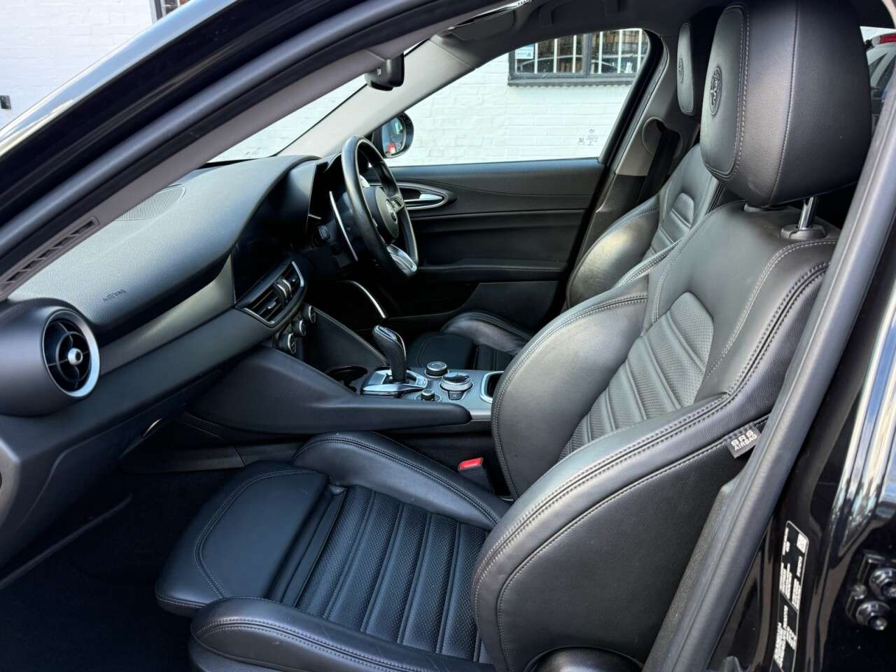 A 2020 ALFA ROMEO GIULIA TB VELOCE A 2020 ALFA ROMEO GIULIA TB VELOCE