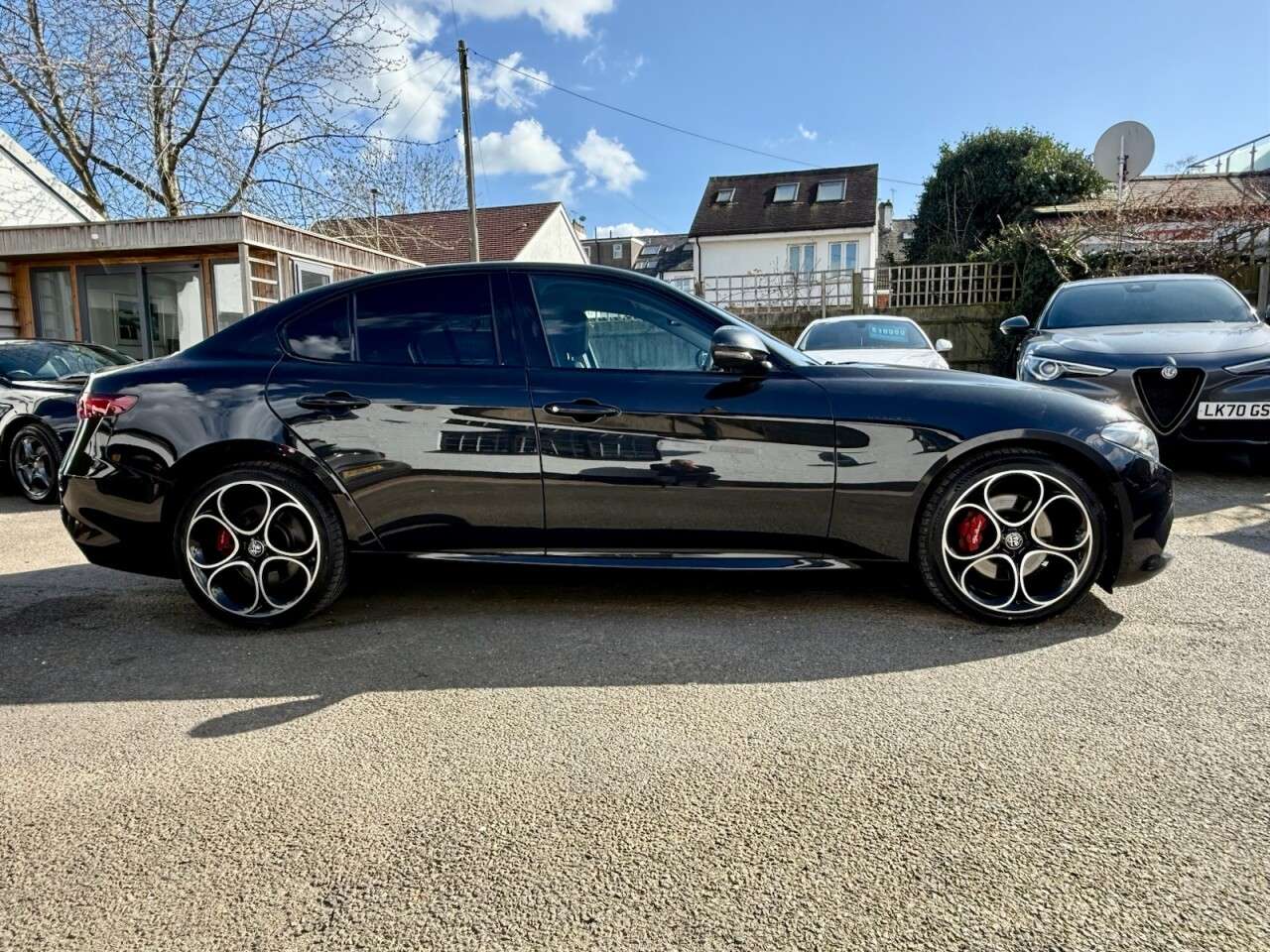 A 2020 ALFA ROMEO GIULIA TB VELOCE A 2020 ALFA ROMEO GIULIA TB VELOCE