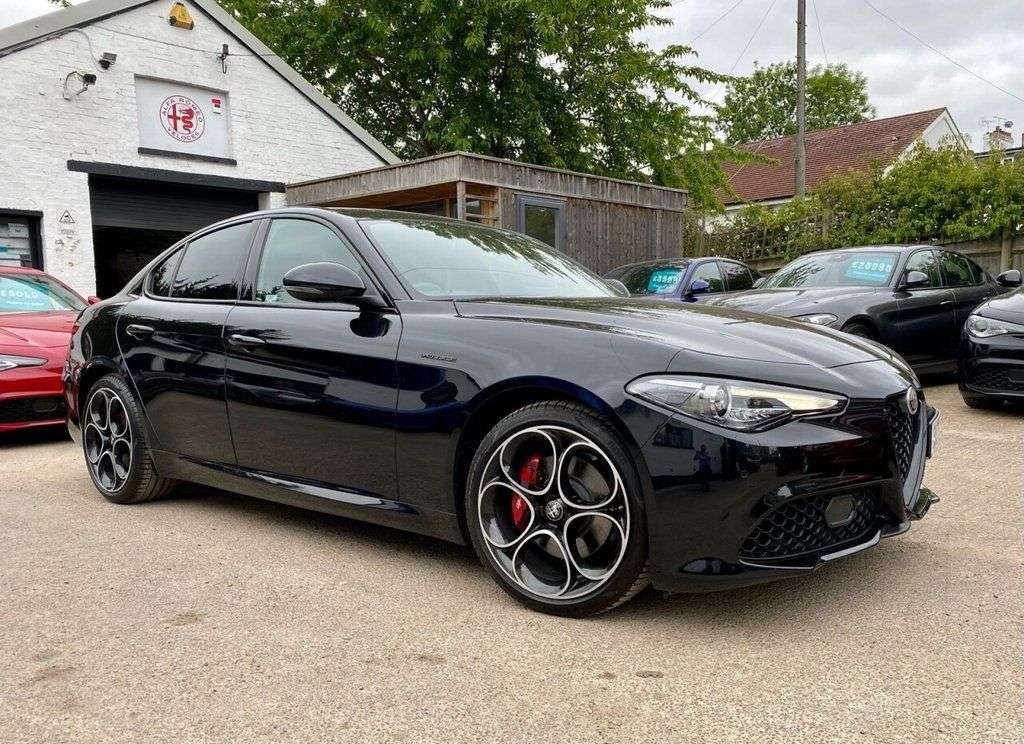 A 2020 ALFA ROMEO GIULIA TB VELOCE A 2020 ALFA ROMEO GIULIA TB VELOCE