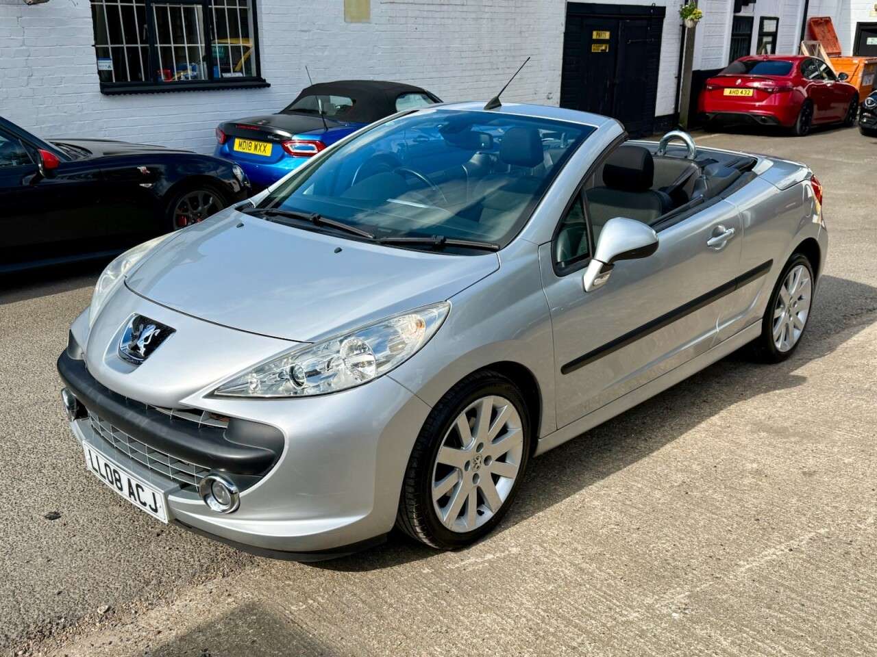 A 2008 PEUGEOT 207 CC 1.6 16v GT Convertible 2dr Petrol Manual (155 g/km, 120 bhp) 1 YEARS MOT A 2008 PEUGEOT 207 CC 1.6 16v GT Convertible 2dr Petrol Manual (155 g/km, 120 bhp) 1 YEARS MOT