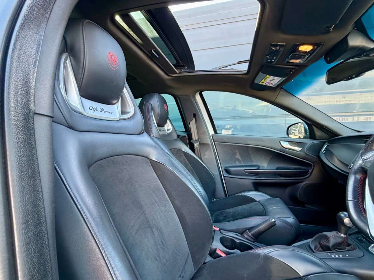 A 2016 ALFA ROMEO GIULIETTA 1750 TBi Veloce Hatchback 5dr Petrol TCT Euro 6 (240 bhp) A 2016 ALFA ROMEO GIULIETTA 1750 TBi Veloce Hatchback 5dr Petrol TCT Euro 6 (240 bhp)