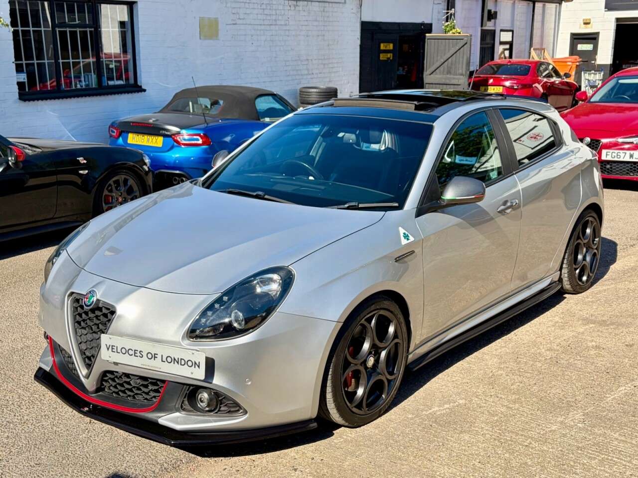 A 2016 ALFA ROMEO GIULIETTA 1750 TBi Veloce Hatchback 5dr Petrol TCT Euro 6 (240 bhp) A 2016 ALFA ROMEO GIULIETTA 1750 TBi Veloce Hatchback 5dr Petrol TCT Euro 6 (240 bhp)